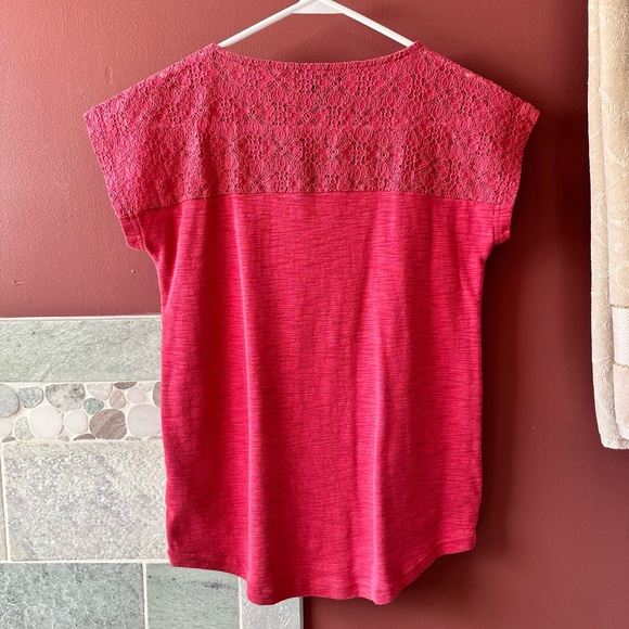 ⭐️CHAPS Womens Pretty Blouse / Top. Size Small. Color- Pink, (5 for $15) - Picture 3 of 3